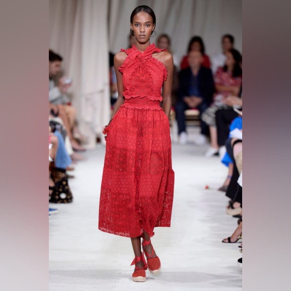 $3,000 OSCAR DE LA RENTA RUBY RED TEA-LENGHT EYELET RUNWAY DRESS M